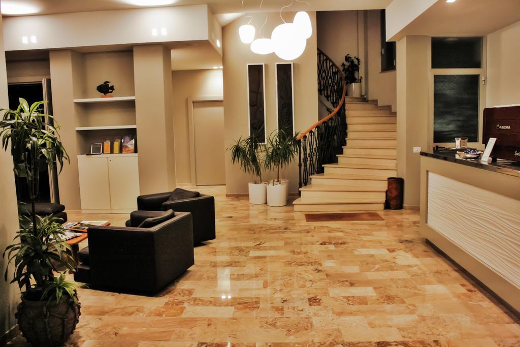 Hotel Dolores เชเซนาติโก ภายนอก รูปภาพ