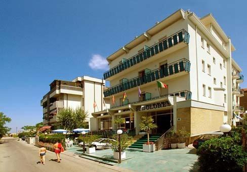 Hotel Dolores เชเซนาติโก ภายนอก รูปภาพ