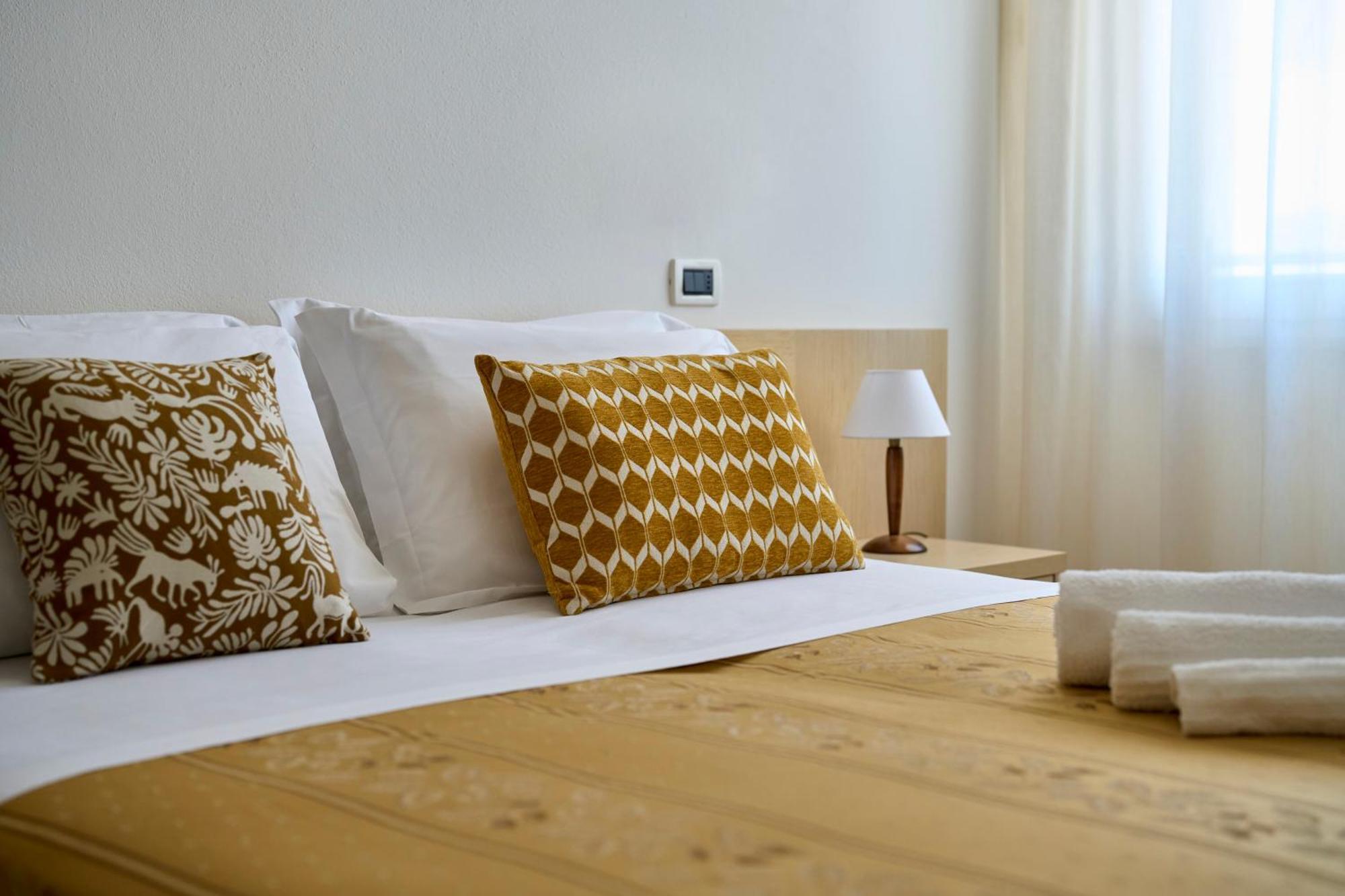 Hotel Dolores เชเซนาติโก ภายนอก รูปภาพ